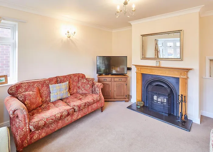 Host & Stay - Coach Cottage